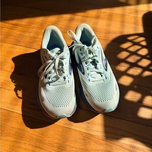 Brooks Adrenaline GTS 23 size 8.5 women’s